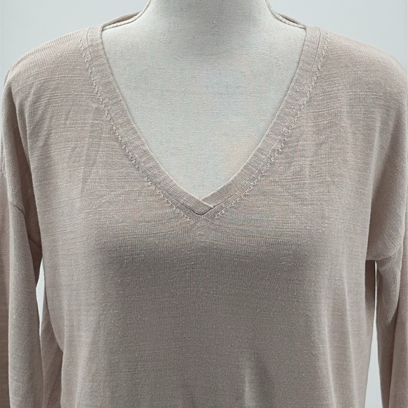 Theory V Neck Linen & Viscose Pullover Knit Top in Beige - Size Small - Picture 2 of 7